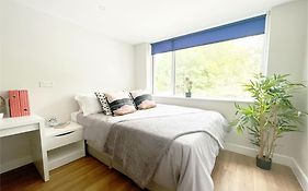 Fantastic En-Suite In Bradford With Shared Kitchen Access